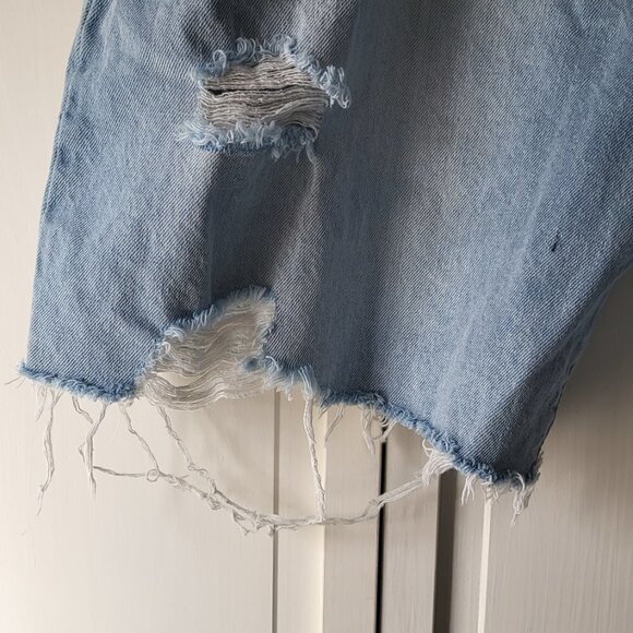Destructed Denim High-Rise Shorts Junior's Size 21 - Picture 5 of 12